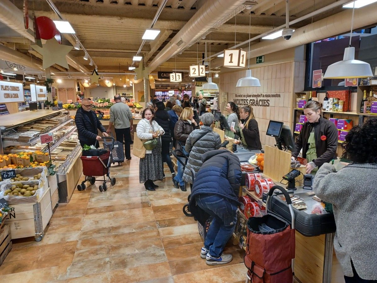 Imatge del supermercat a l'interior del Mercat Vell