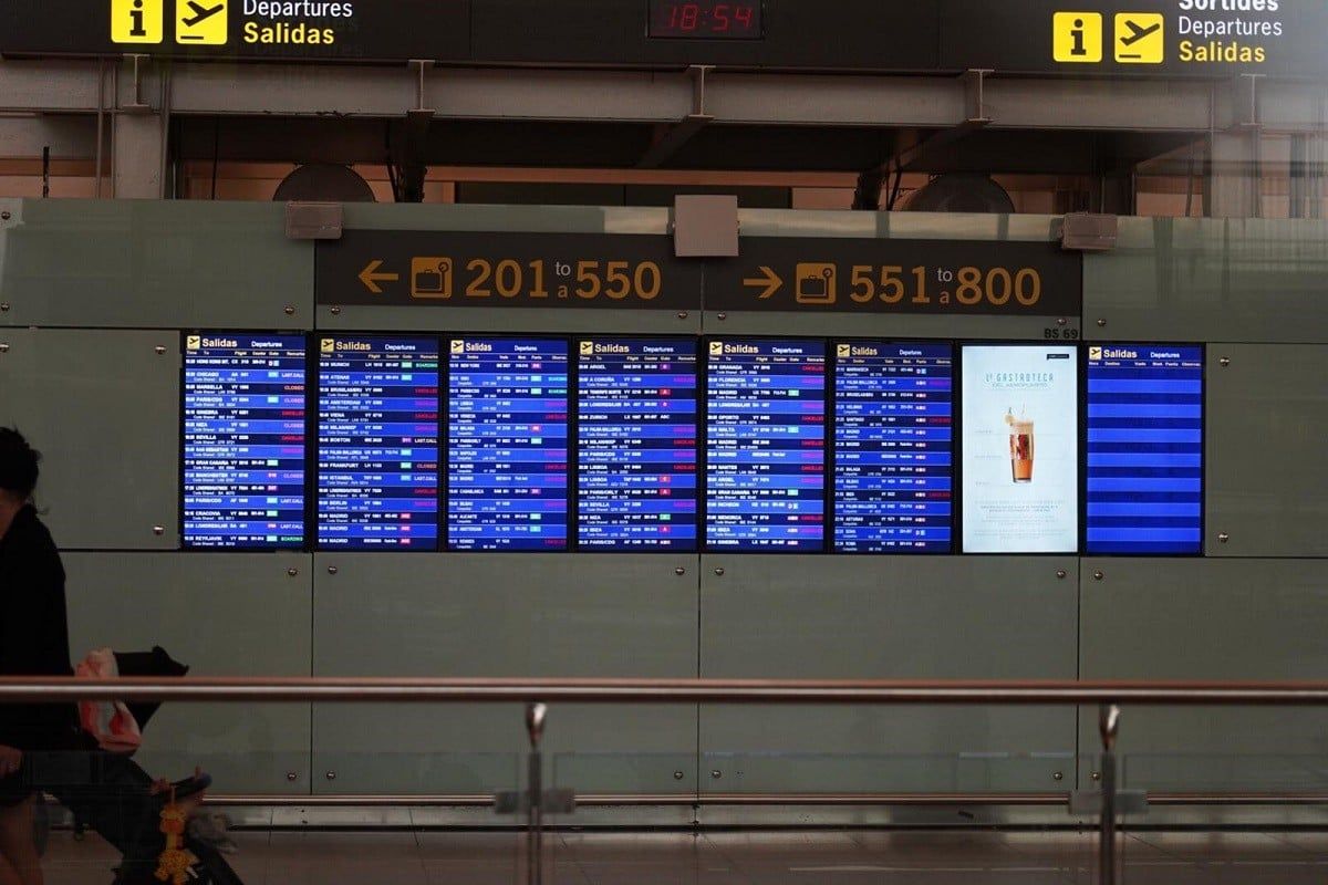 Un total de 67 vols s'han cancel·lat al Prat