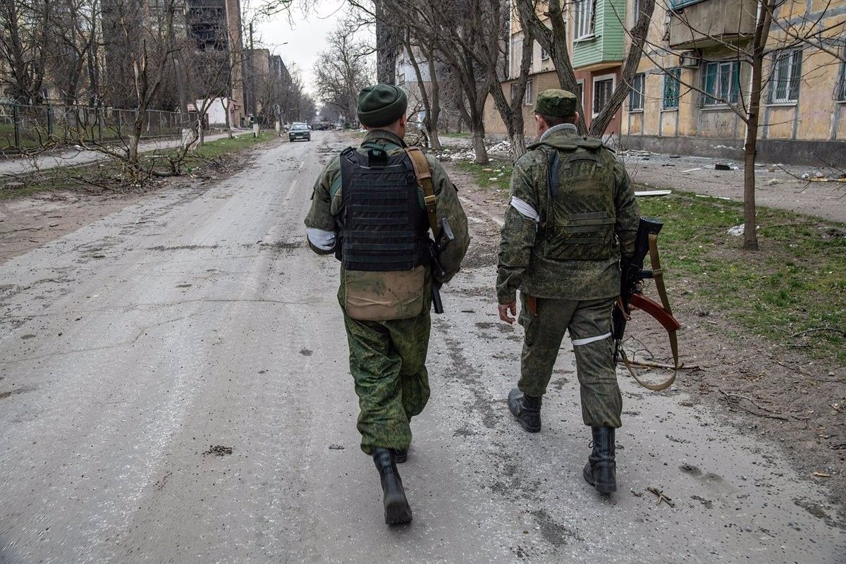 Dos soldats ucraïnesos a l'est del país