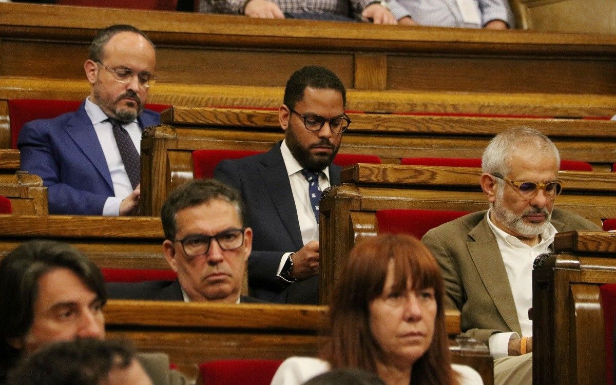 Carlos Carrizosa (Ciutadans), Ignacio Garriga (Vox) i Alejandro Fernández (PP), al Parlament