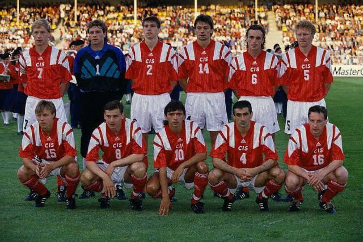 La selecció de la Comunitat d’Estats Independents en un partit de l’Eurocopa de Suècia de 1992