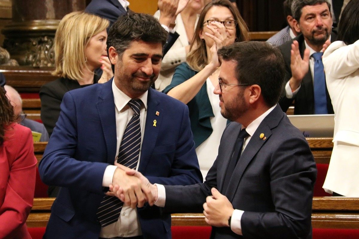 El president de la Generalitat, Pere Aragonès, i el vicepresident Jordi Puigneró, aquest dimecres al Parlament