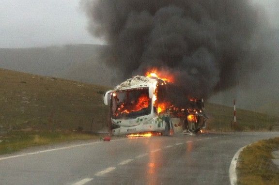 L'autocar cremant al pla d'Anyella