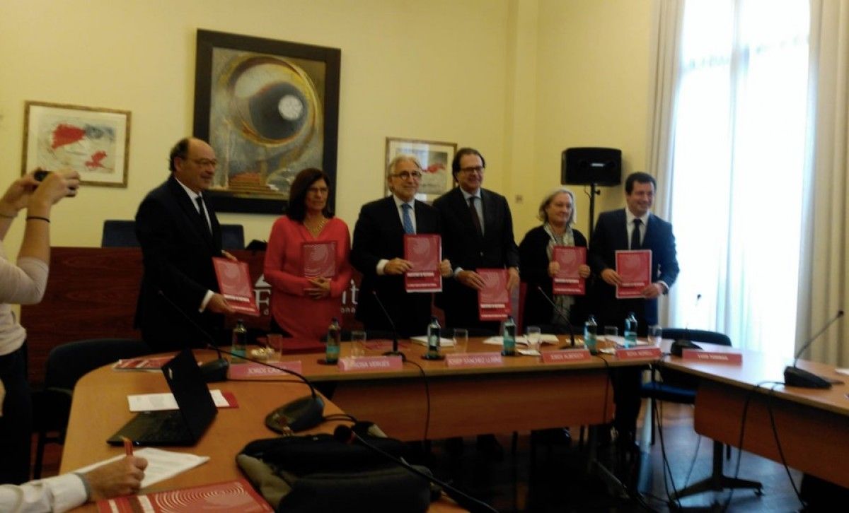 Jordi Casas, Rosa Vergés, Josep Sánchez Llibre, Jordi Alberich, Rosa Nonell i Luis Torras a Foment. 