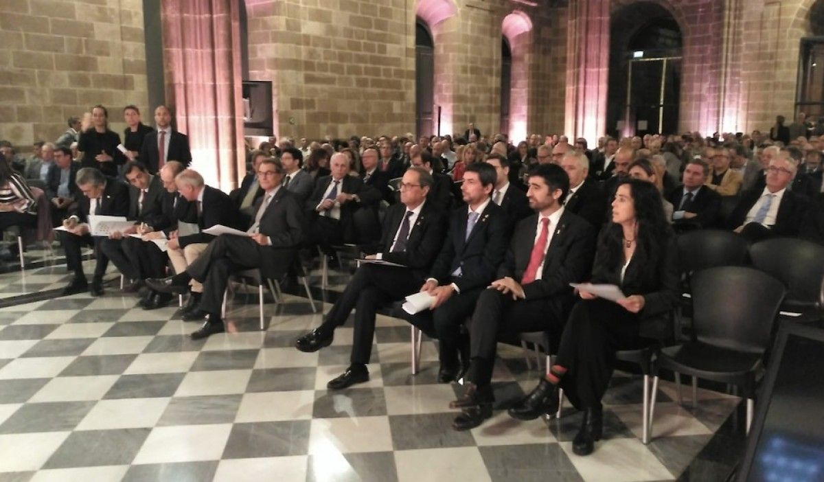 El president de la Generalitat, Quim Torra, amb el president de la Cambra, Joan Canadell.