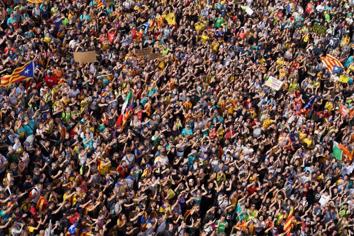 Milers de persones s'han concentrat a Barcelona per la manifestació