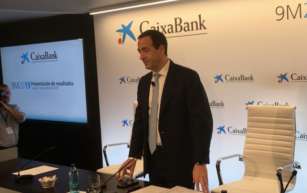 Gonzalo Gortázar, conseller delegat de Caixabank, abans de començar la presentació de resultats dels primers nou mesos de l'any.