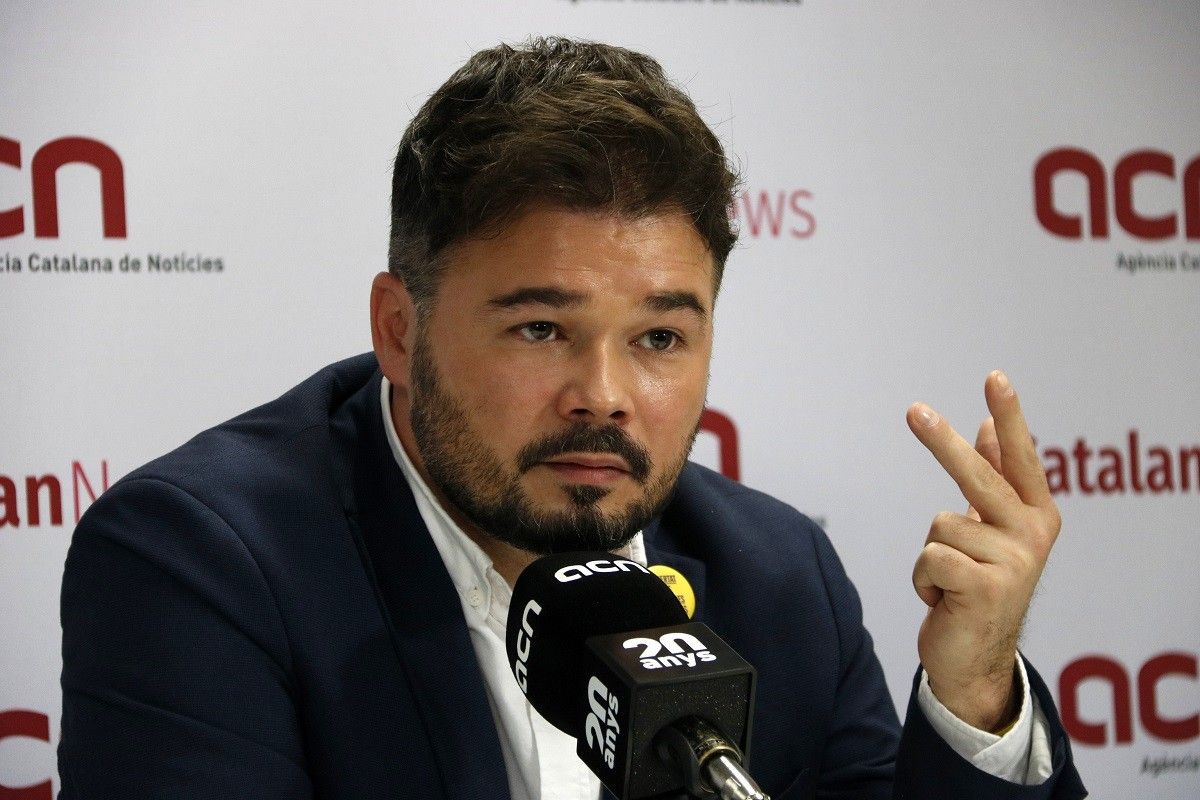 El candidat d'ERC a les eleccions del 10-N, Gabriel Rufián, en roda de premsa a l'ACN