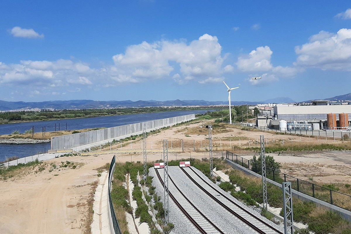 Nou pas per als accessos ferroviaris del Port de Barcelona