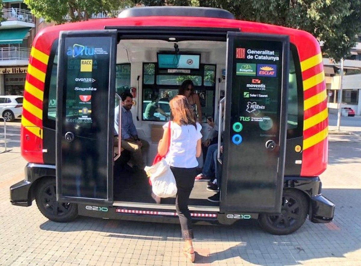 Prova el primer autobús autònom i connectat de Catalunya