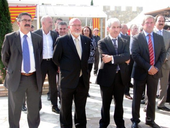 El conseller d´Innovació, Josep Huguet, amb el president de la Federació d´Hostaleria de les comarques gironines, Antoni Escudero, durant la celebració del Dia Mundial del Turisme
