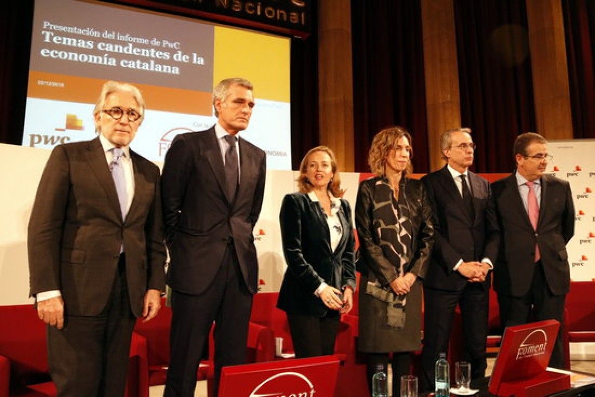 Sánchez Llibre, Gonzalo Sánchez (PwC), la ministra Calviño, la consellera Chacón, Javier Faus i Ignacio Marull (PwC).