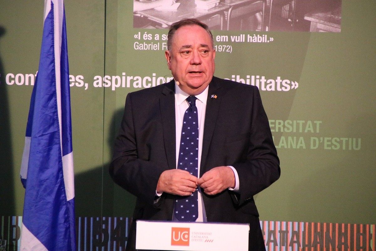 Alex Salmond, durant la conferència a la Universitat Catalana d'Estiu