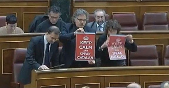 Teresa Jordà amb el Keep calm and speak catalan