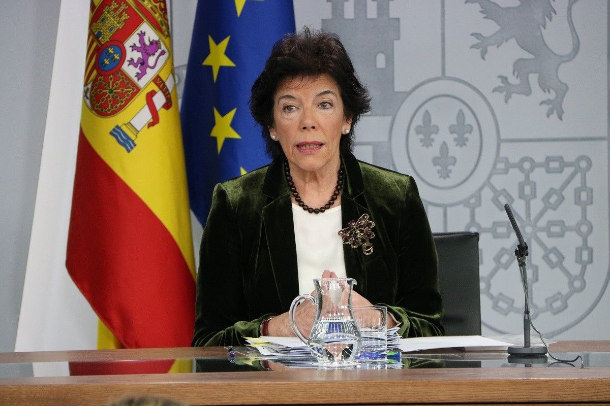 La portaveu del govern espanyol, Isabel Celaá, en roda de premsa