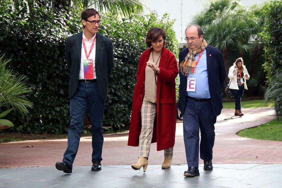 La vicepresidenta en funcions, Carmen Calvo, amb Miquel Iceta i Salvador Illa