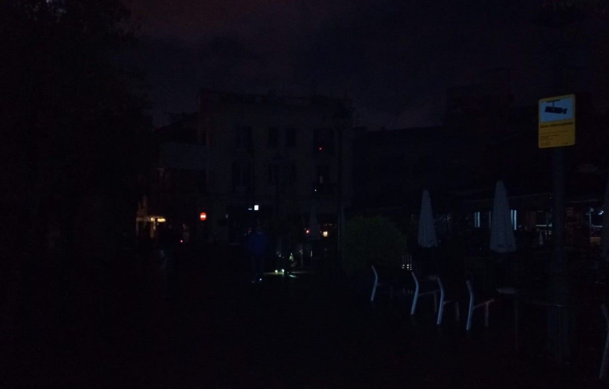 Una avaria elèctrica deixa diversos punts de la ciutat a les fosques