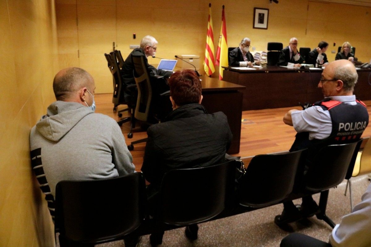 Imatge de l'acusat Ahmet Kurti durant el judici d'aquesta setmana a l'Audiència de Girona.