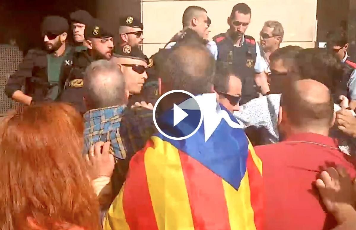 Un moment de l'acció policial del 20-S a Sabadell