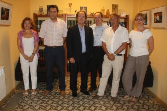 Foto d'alguns dels membres de la candidatura de Joan Antoni Mulà, aquest matí al Col·legi de Periodistes. 