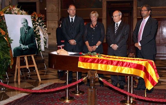 Capella ardent de Joan Triadú al Palau de la Generalitat