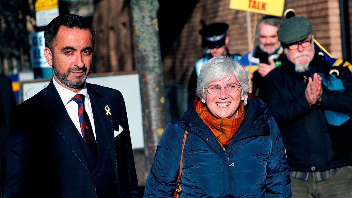 Clara Ponsatí i el seu advocat Aamer Anwar, a Edimburg