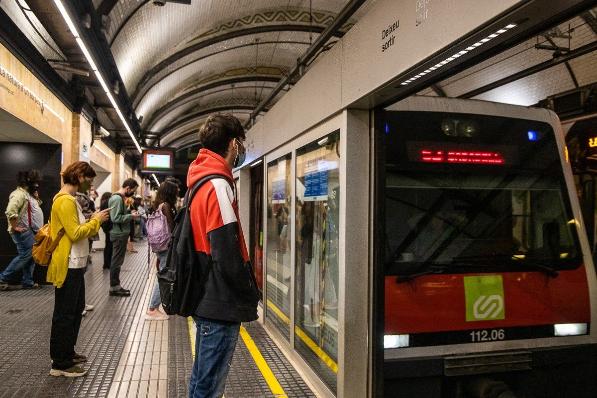 Ferrocarrils de la Generalitat en una estació de Barcelona.