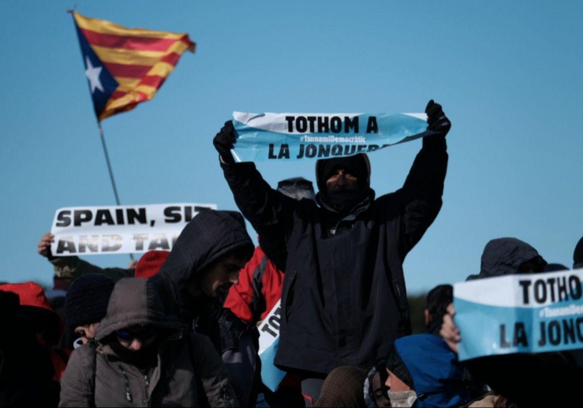 Manifestants convocats per Tsunami Democràtic en una protesta a la Jonquera