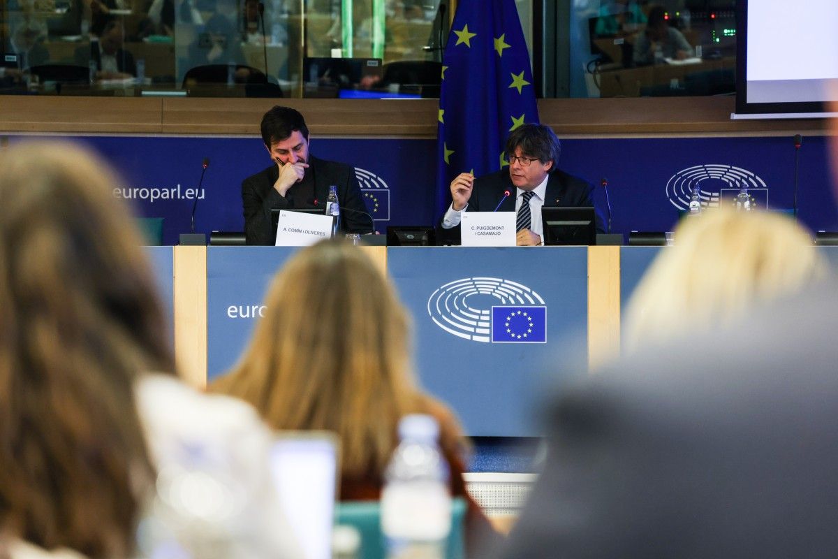 Reunió de Junts al Parlament Europeu.