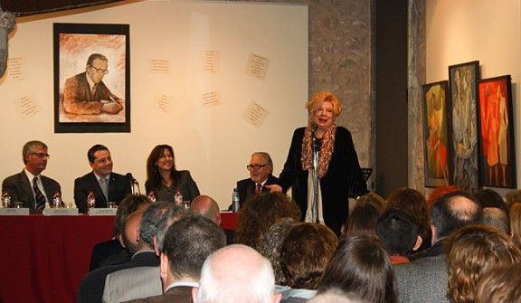 Núria Feliu va ser la gran estrella de la presentació del llibre de Josep Picola.