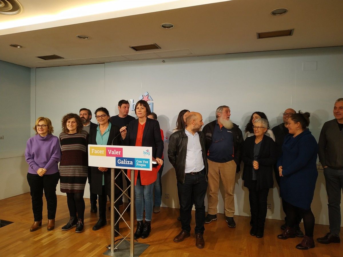 La diputada del BNG, Ana Pontón, amb altres membres del seu partit.