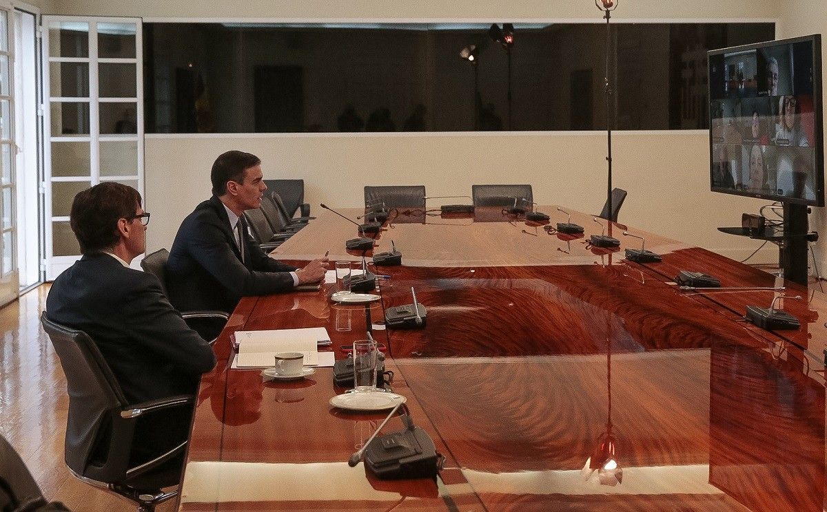 El president del govern, Pedro Sánchez, i el ministre de Sanitat, Salvador llla, aquest dissabte