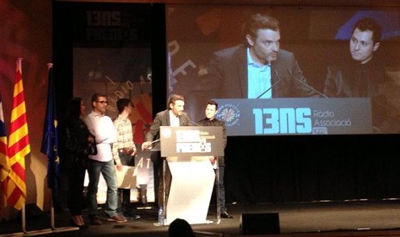 Agustí Mas recollint el Premi Ràdio Associació de Catalunya.
