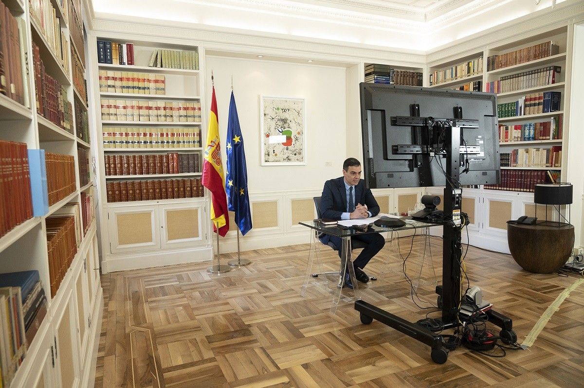 El president del govern espanyol, Pedro Sánchez, reunit aquest dilluns per videoconferència