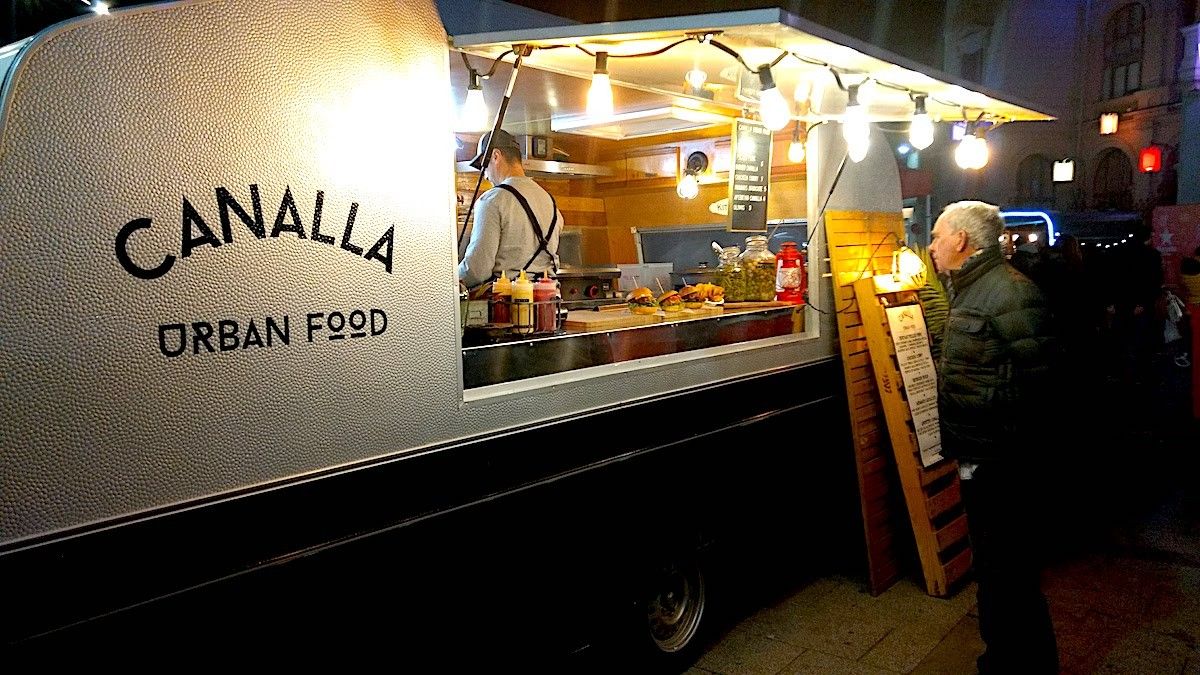 Les food truck s'instal·len al cor de Sabadell