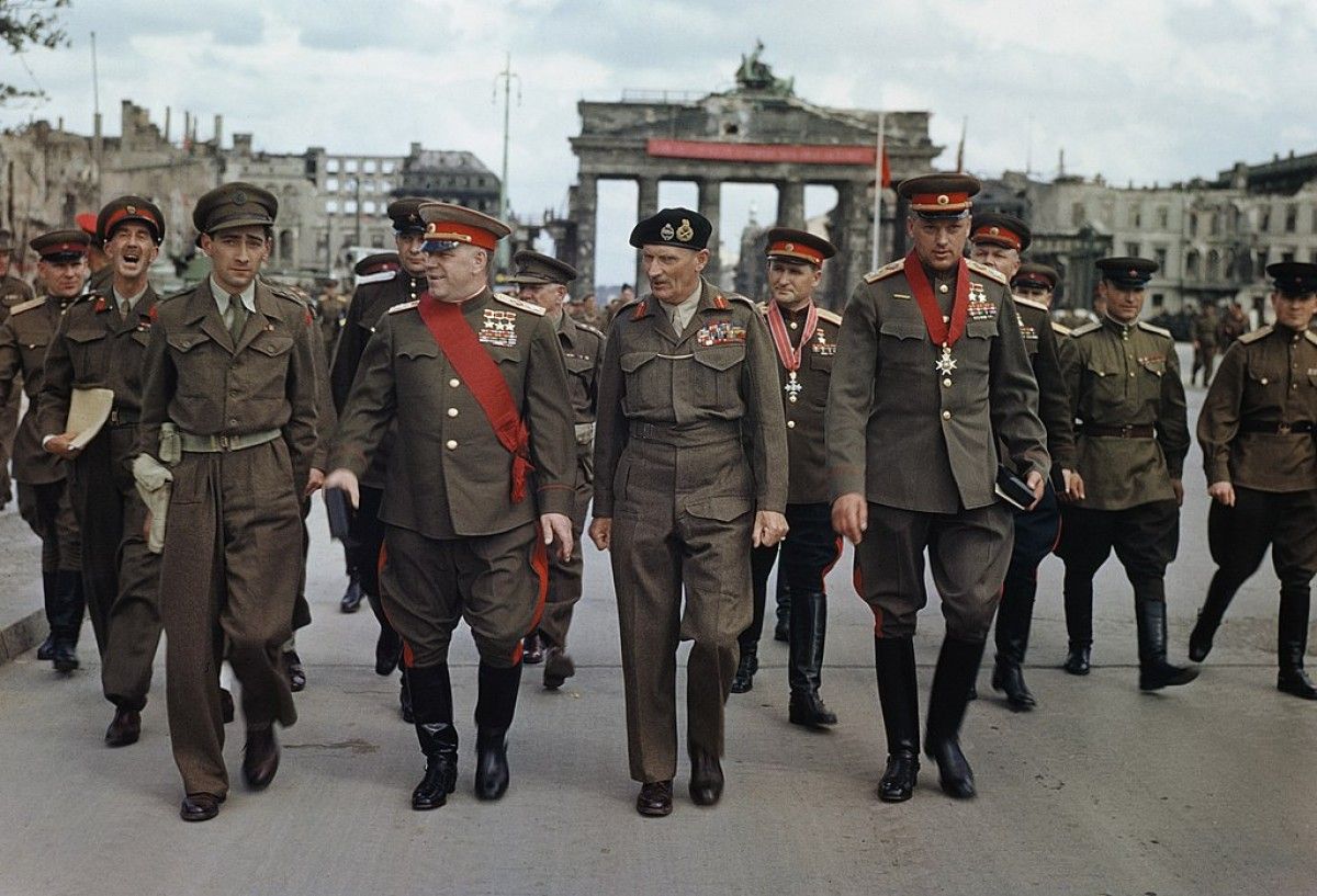 Zhukov i Montgomery, després de la rendició alemanya