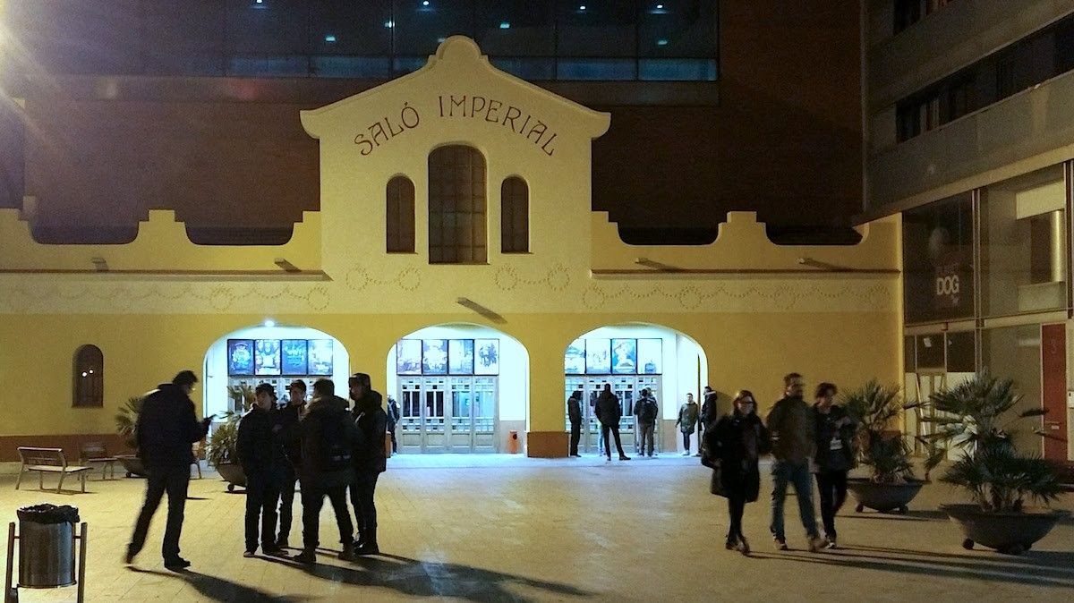 La sortida dels Cinemes Imperial de Sabadell, aquest divendres de matinada