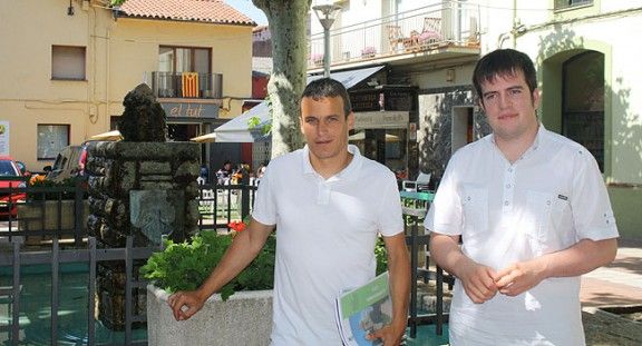 Gerard Soler i Joan Manso han presentat el dossier turístic.