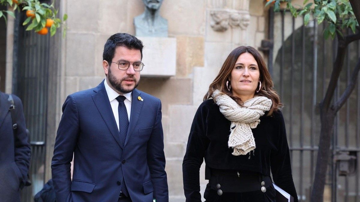 Pere Aragonès i Laura Vilagrà, abans de la reunió del Govern.