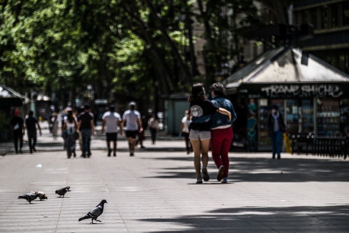 Gent passejant per La Rambla de Barcelona