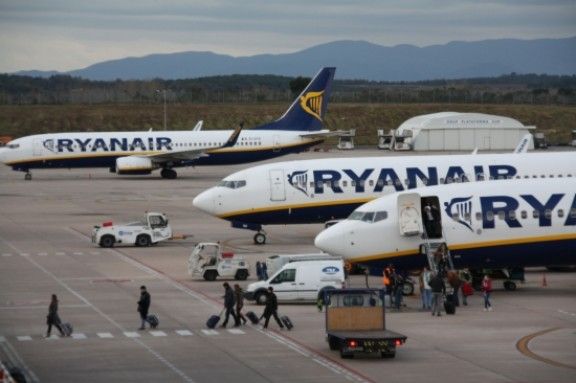 Avions de la companyia irlandesa a la pista de l'aeroport de Girona-Costa Brava