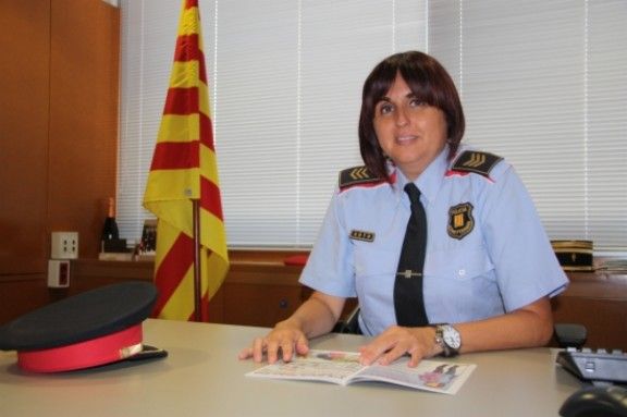 La cap de la Unitat d'Atenció al Ciutadà dels Mossos d'Esquadra de Girona, Rosa Negre, a la comissaria de Vista Alegre de Girona