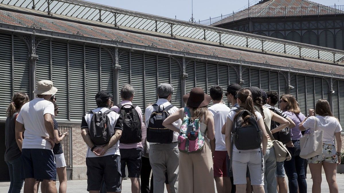 Grup de turistes al centre de Barcelona