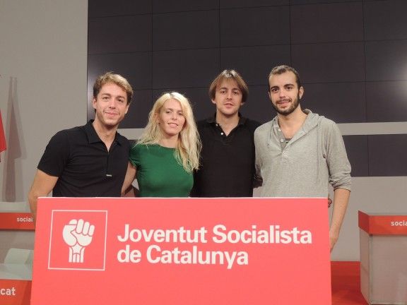 López, la segona per l'esquerra, amb la resta de candidats de la JSC