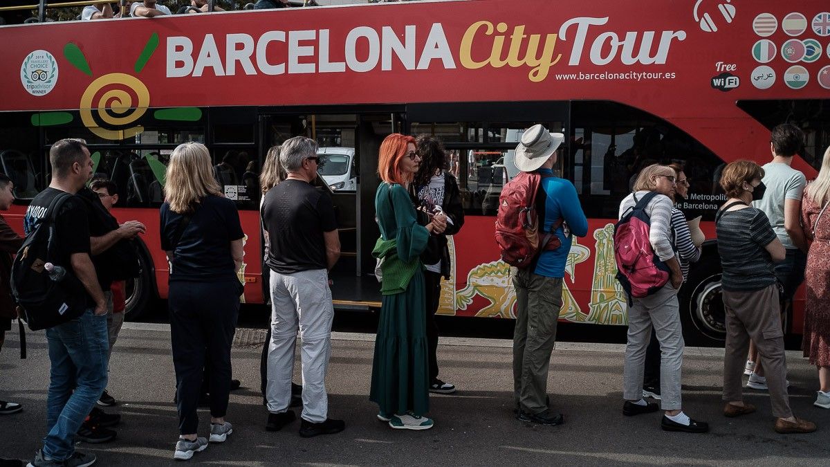 Un grup de turistes, al centre de Barcelona.