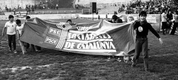 Un acte electoral de les eleccions de juny de 1977, les primers en concórrer junts PSC i PSOE.