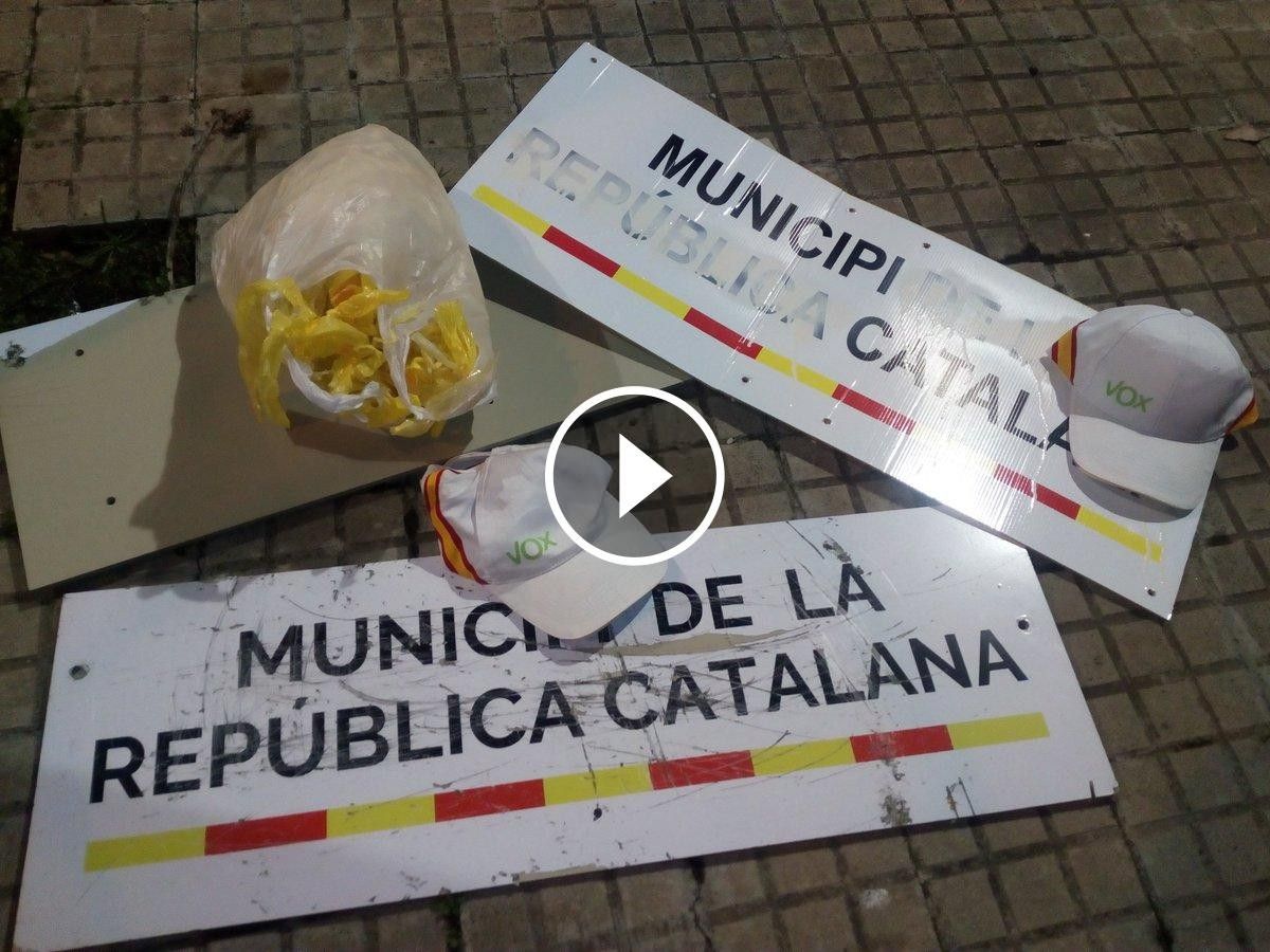 Cartells de la República arrencats a Sabadell