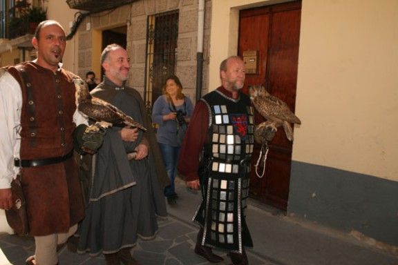La falconeria un dels espectacles habituals de la Fira Medieval d'Hostalric