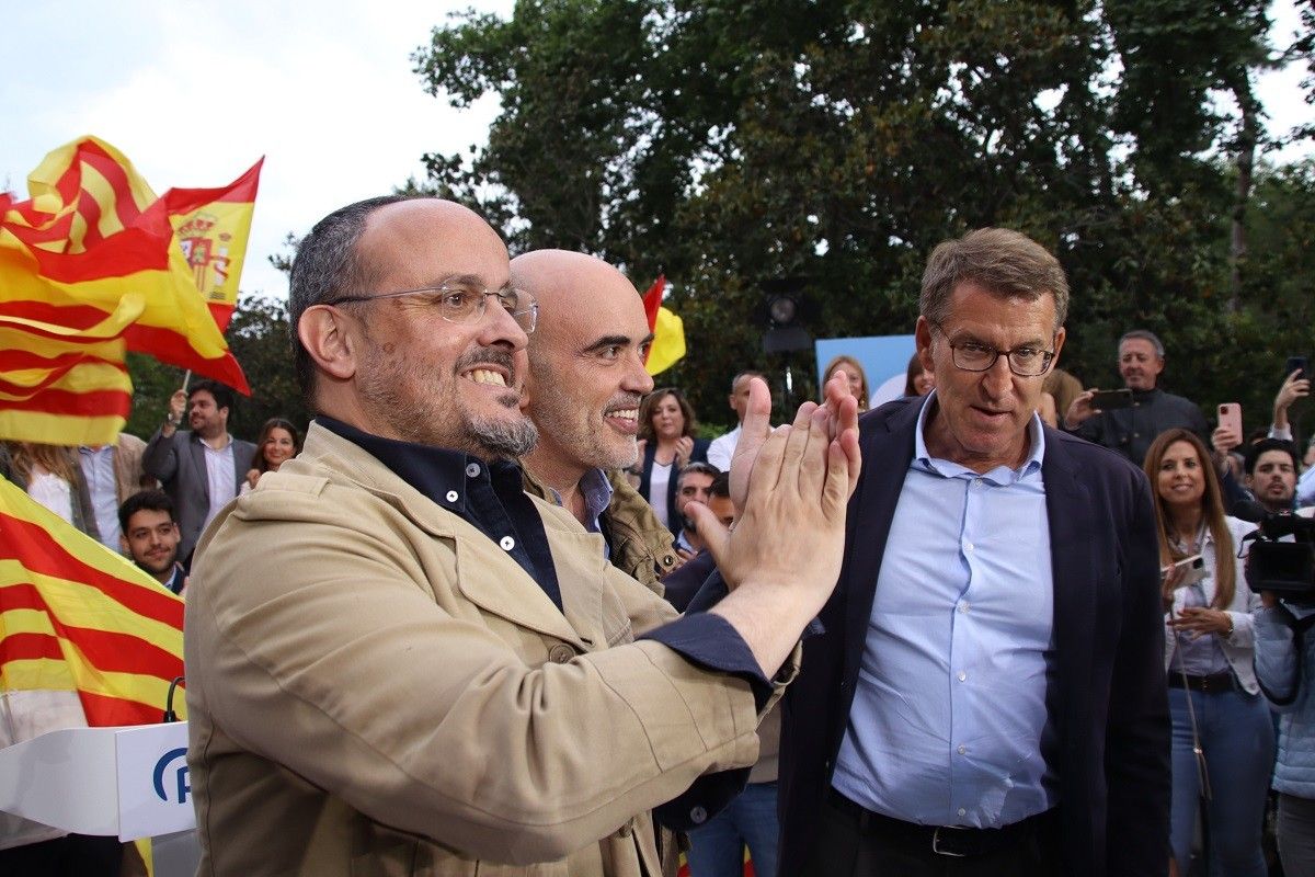 Alejandro Fernández, Daniel Sirera i Alberto Núñez Feijóo en un míting a Barcelona durant les municipals.