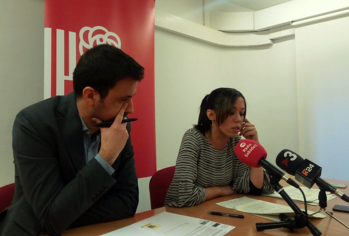 Gibert i Farrés en una roda de premsa, a Sabadell 